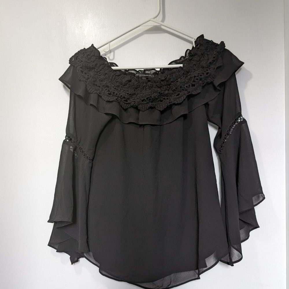 White House Black Market Off-the shoulder Quarter Sleeve Black top - Size XXS
